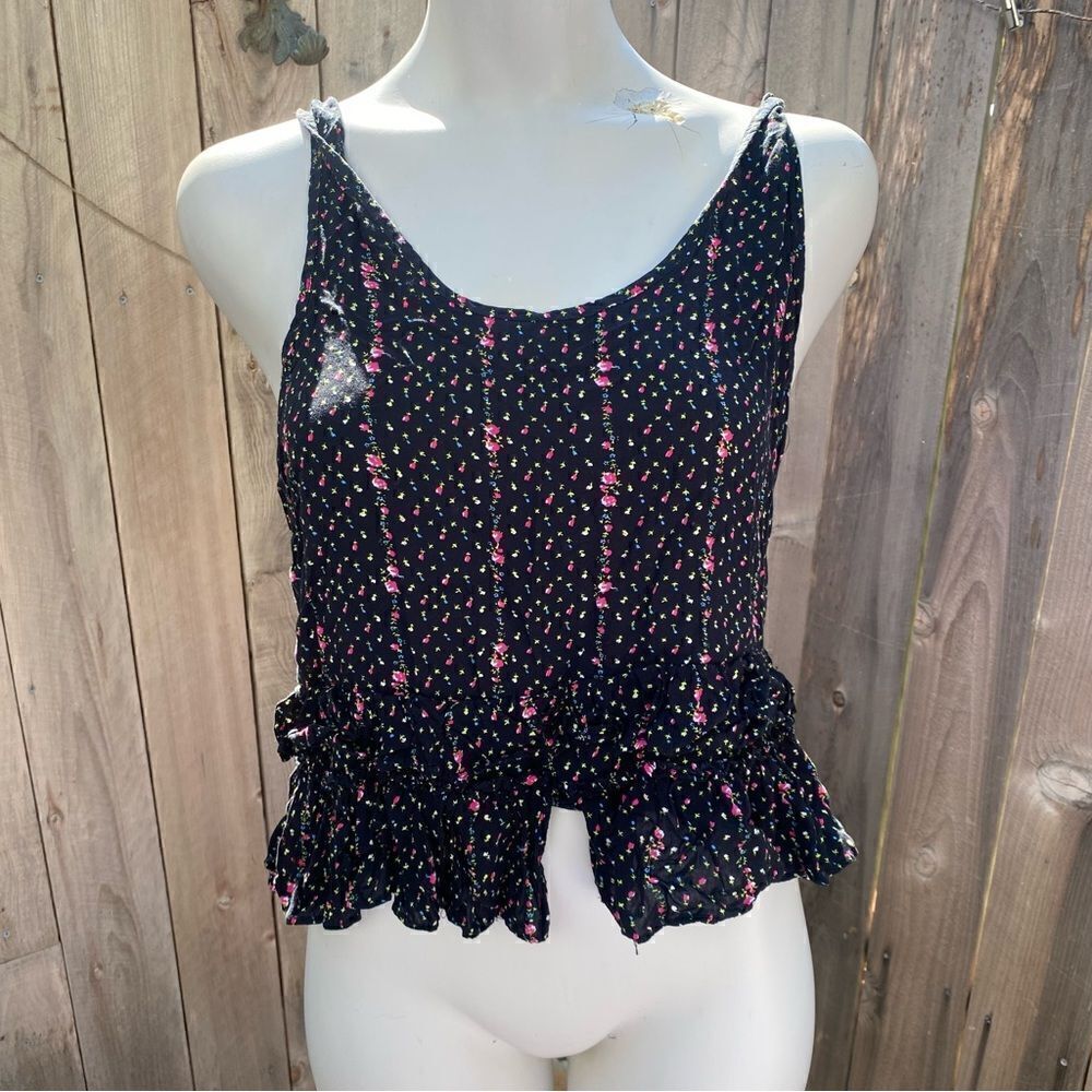 Cotton on floral cropped blouse size medium